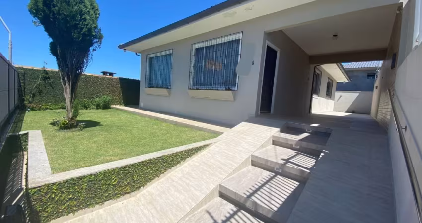 Sua Casa Ampla e Arejada na Coloninha – Com Espaço, Privacidade e Excelente Localização!