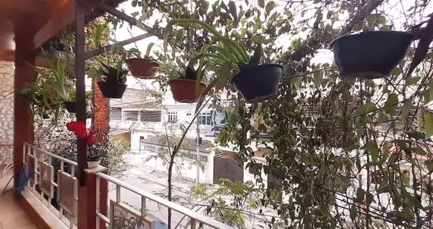CASA TRIPLEX À VENDA POR R$650.000,00 - 232m² - 4 QUARTOS (1 SUÍTE), 4 BANHEIROS, TERRAÇO GOURMET, VARANDAS - PORTUGUESA, ILHA DO GOVERNADOR - RJ