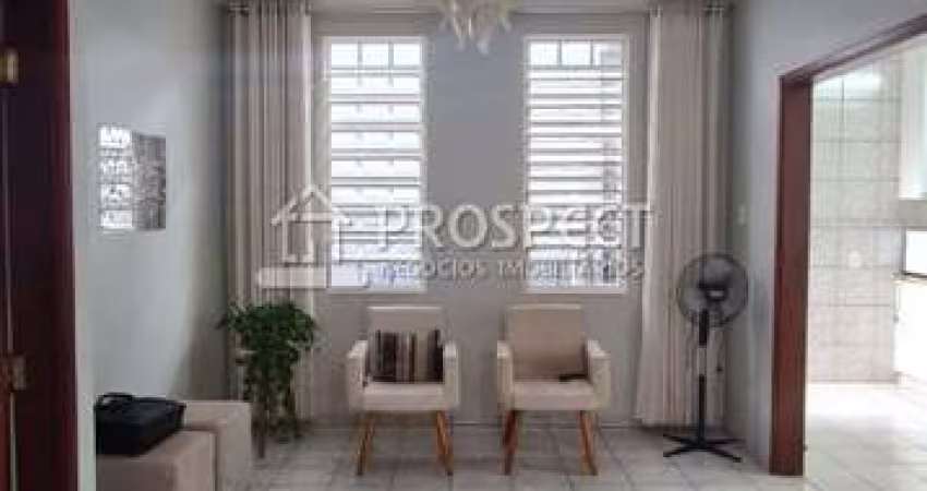 Casa no Jardim Paulista | 3 dormitórios ( 1 suíte) | 2 vagas