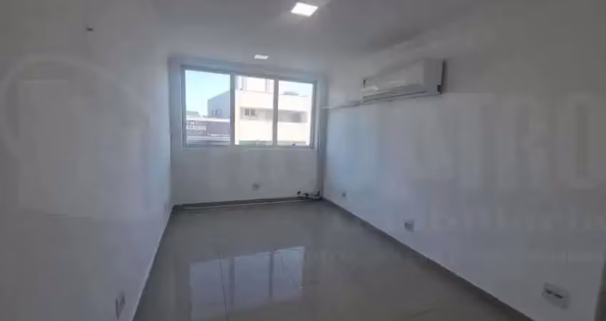 Sala comercial para alugar na Rua Lopo Saraiva, Tanque, Rio de Janeiro