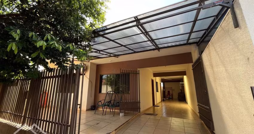 Casa para Venda em Maringá, Jardim Olimpíco, 3 dormitórios, 2 banheiros, 3 vagas