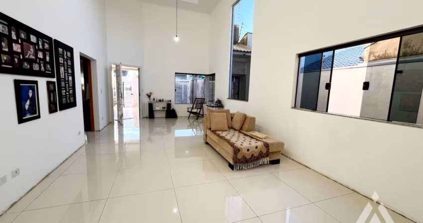 Casa para Locação em Maringá, Parque Residencial Patricia, 3 suítes, 1 banheiro, 5 vagas