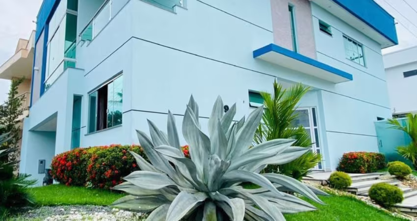 VENDE-SE CASA TRIPLEX NO RESIDENCIAL PASSAREDO
