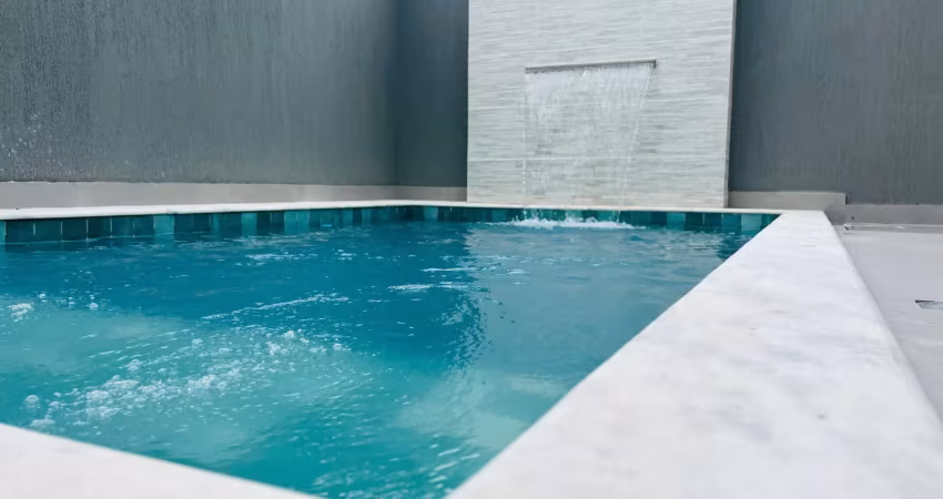 Vende casa térrea com 3 suítes, piscina - vivenda das marinas