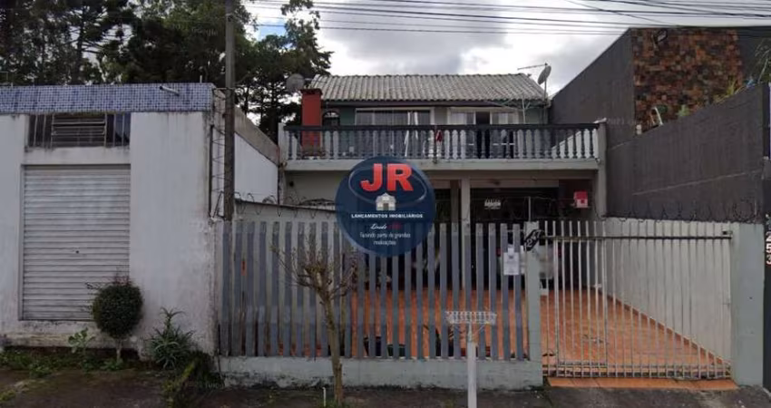Sobrado excelente, muito bem localizado no Pinheirinho, sendo 4 quartos.