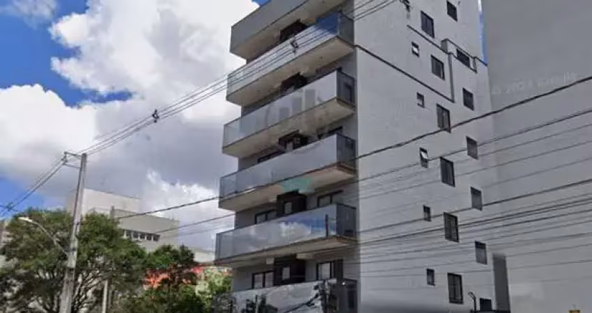 Dois quartos sendo uma suíte com sacada, na melhor localização do novo mundo