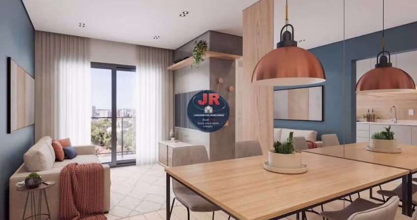 Apartamento com 2 quartos, sacada com churrasqueira e vaga coberta no Xaxim