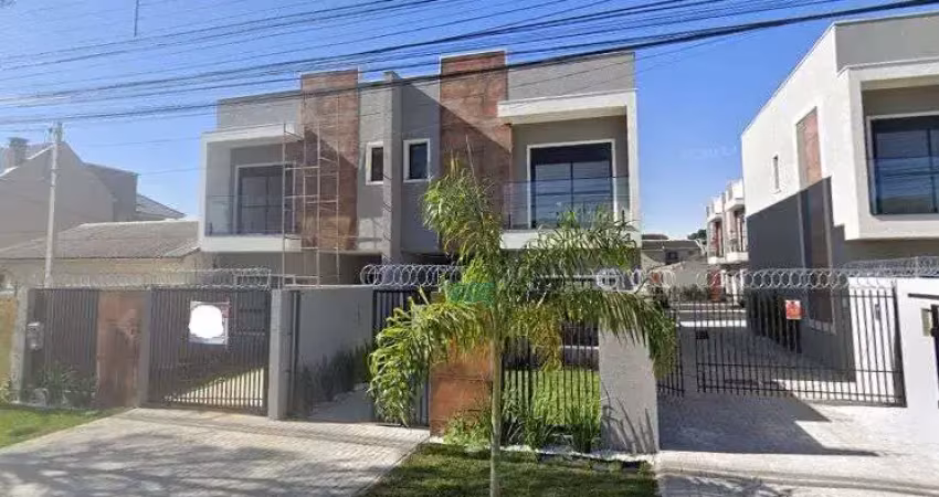 Sobrado novo de frente para rua, com 3 quartos sendo uma suíte