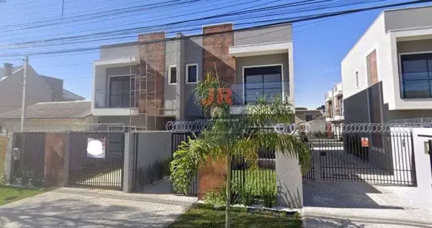 Sobrado novo de frente para rua, com 3 quartos sendo uma suíte