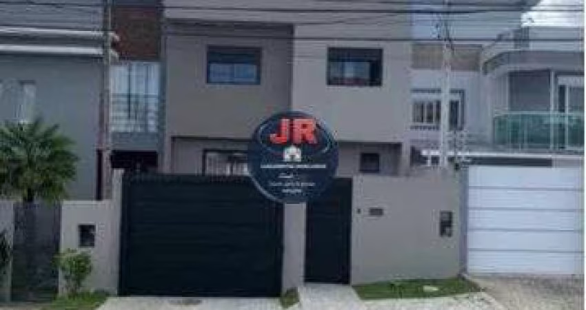 Sobrado Alto Padrão no Portão com três quartos sendo uma suíte
