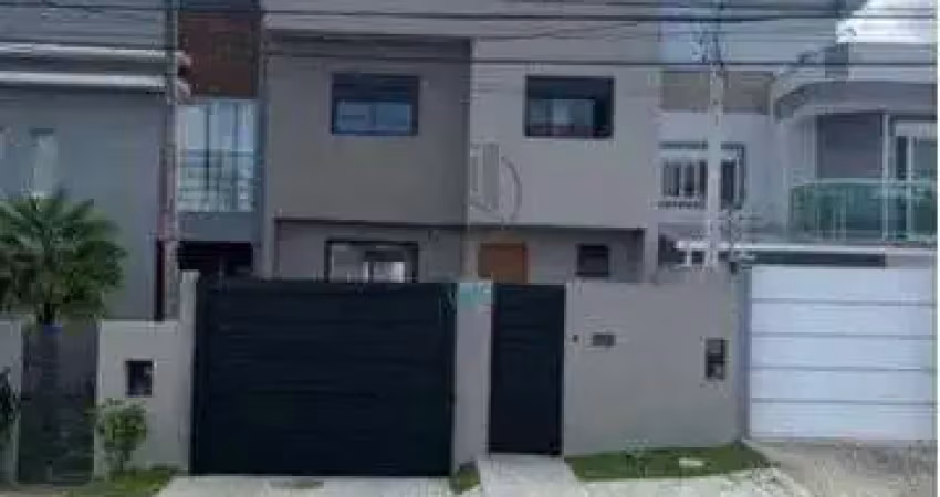 Sobrado alto padrão no portão com três quartos sendo uma suíte