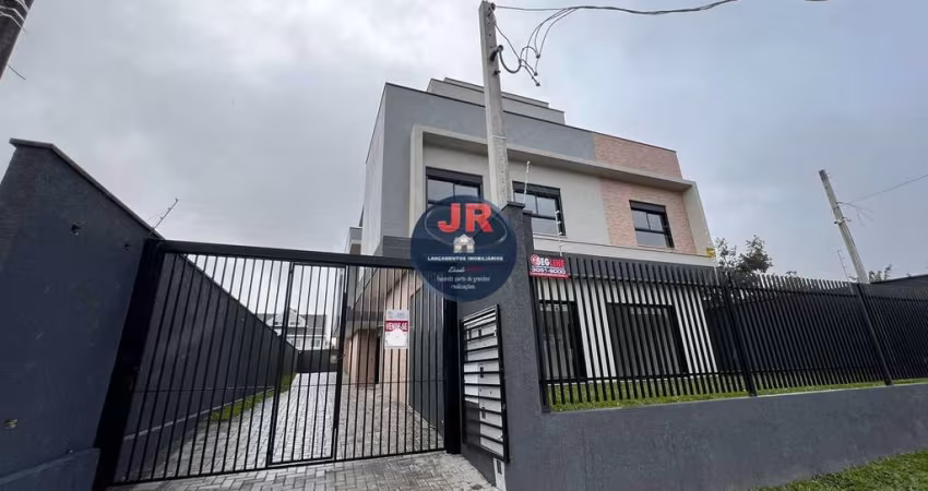 Sobrado em condomínio, na melhor localização do Xaxim