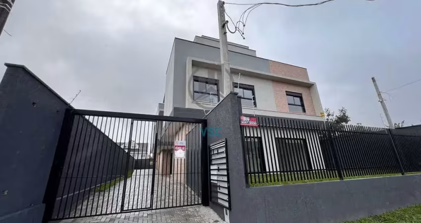 Sobrado em condomínio, na melhor localização do xaxim