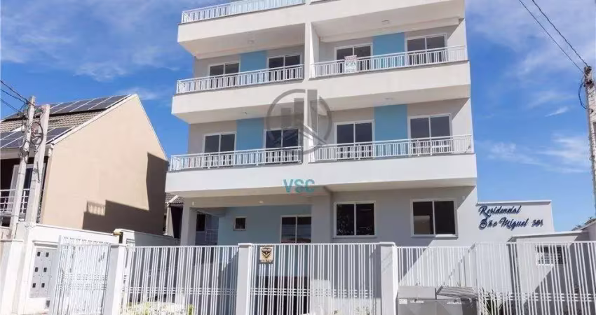 Cobertura duplex, com um amplo terraço, no bairro fazendinha