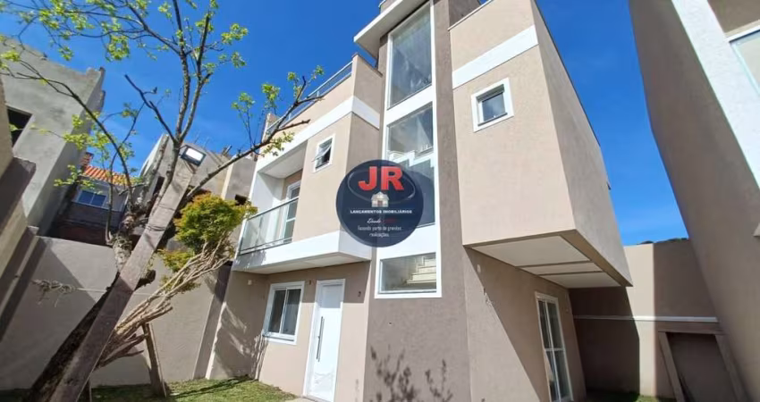 Sobrado Alto Padrão, com três quartos sendo uma suíte e um amplo terraço