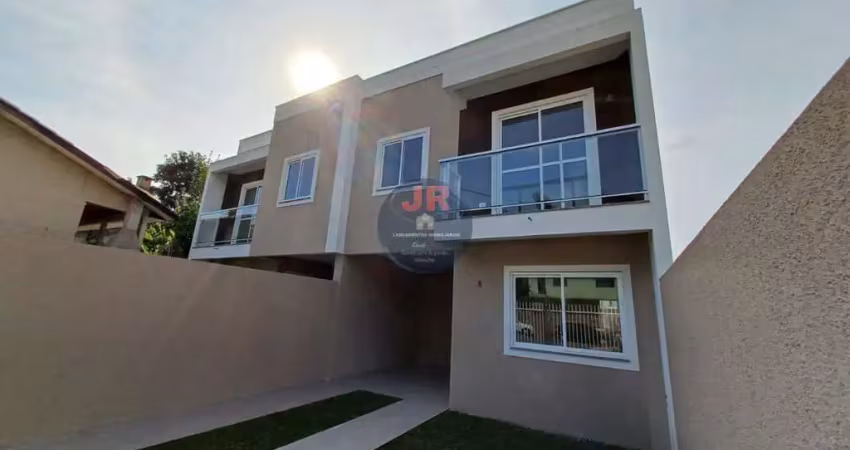 Sobrado novo de frente para rua, 3 quartos sendo uma suíte e 2 vagas
