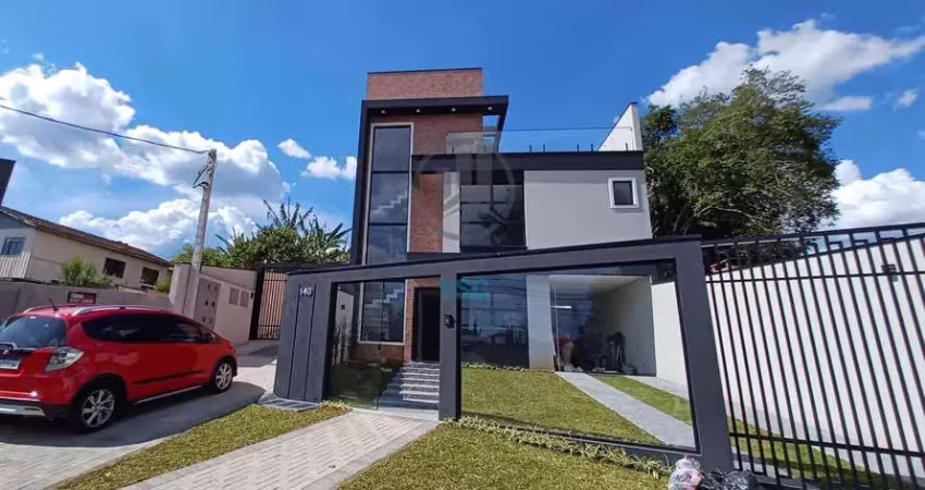 Triplex com 03 quartos, sendo uma suíte, na melhor localização do butiatuvinha