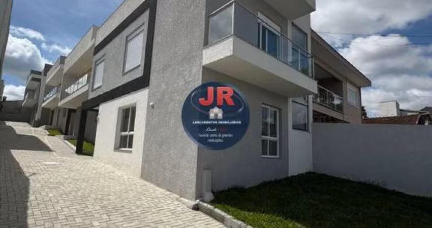 Tríplex com um lindo terraço, com 3 quartos sendo uma suíte