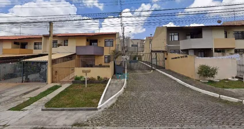 Sobrado reformado a venda no bairro alto 3 quartos sendo uma suíte, 2 vagas, condomínio fechado