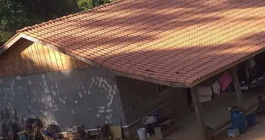 Chácara 6 mil m², pronta, com casa alvenária 120 m², aceita troca, prox igreja são pedro, contenda