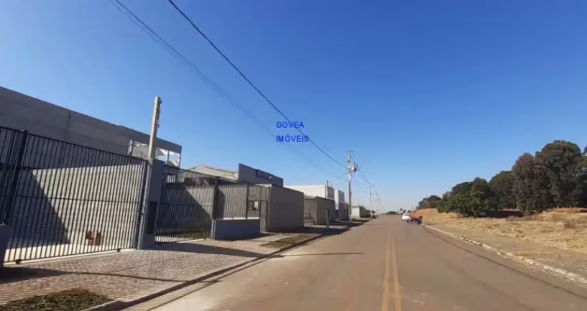 Vende se ou aluga, barracão novo, luz trifasica, 160m² contruido em terreno de 300 m², pé direito 7 metro, ótima localização, cidade industrial cic.s