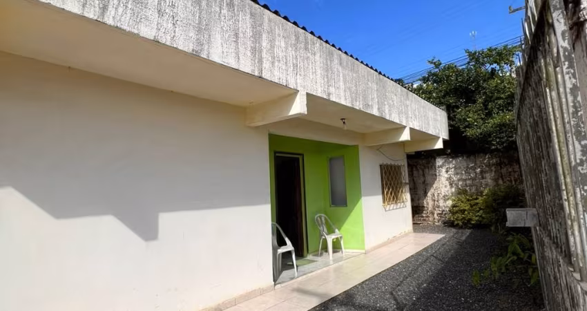 CASA À VENDA EM CAMBORIÚ!