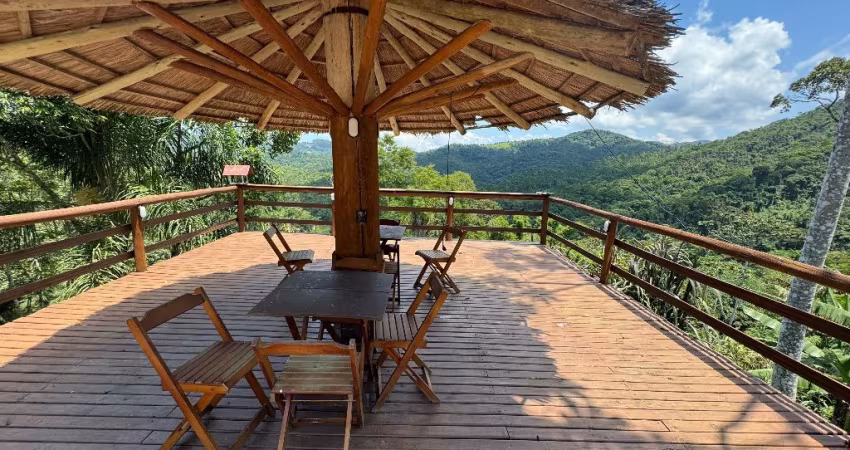 LINDO SITIO EM CAMBORIÚ