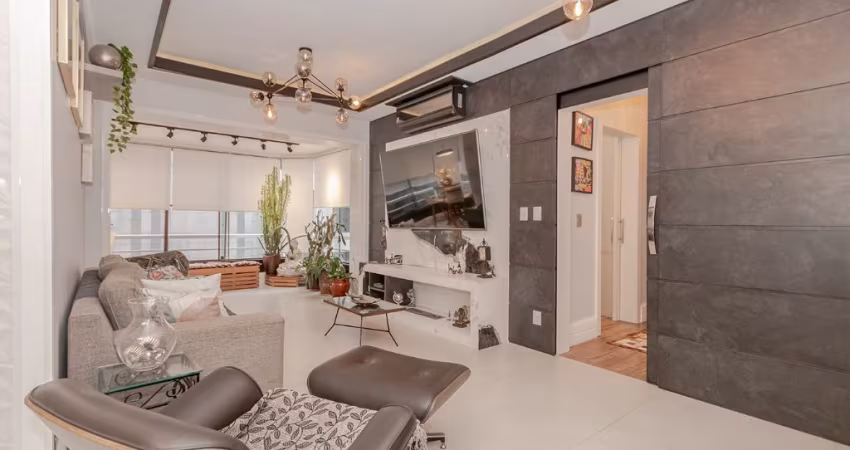 Amplo e elegante apartamento de 2 dormitórios, com 111m² privativos, no coração do Menino Deus.