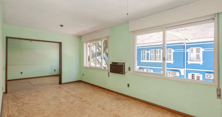 Apartamento de 4 quartos,suíte e vaga prox ao Moinhos de Vento com pátio amplo oportundade 499 mil!!