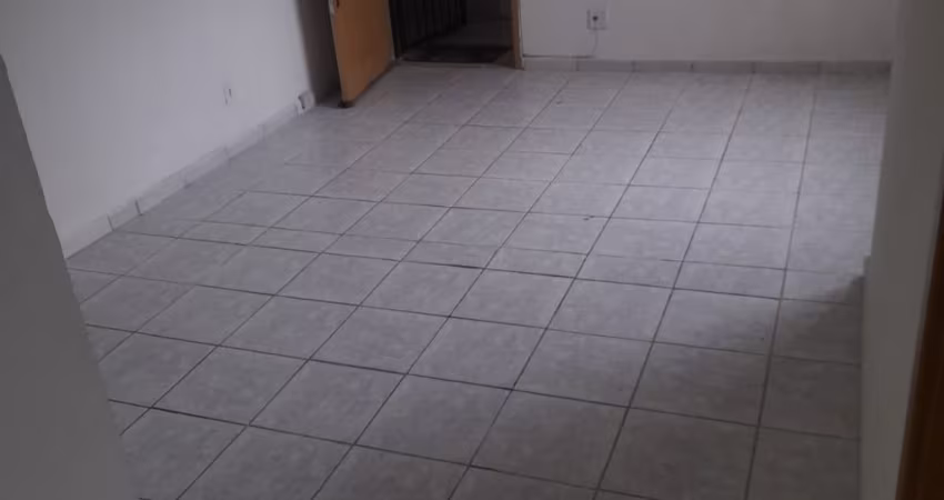 Apartamento de 2 quartos e vaga reformado e desocupado barbada 140 mil