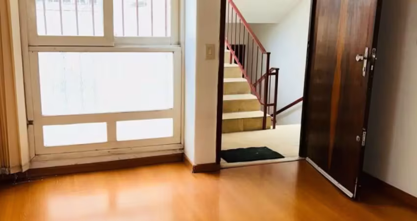 Apartamento de 2 quartos e 2 vagas entre os bairros menino deus e medianeira somente 280 mil