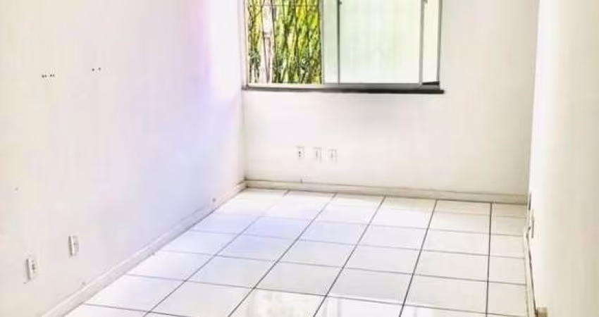 Apartamento com 3 quartos para alugar na Conjunto Jardim das Limeiras, 023, São Marcos, Salvador