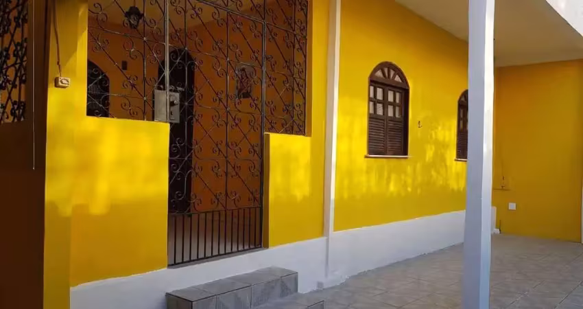 Casa com 4 quartos à venda na Rua Professora Tânia Calleia, Mussurunga I, Salvador