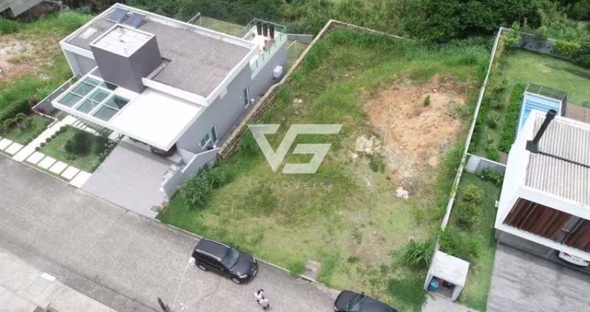 Terreno em Condomínio Fechado no Itacorubi com 711m²
