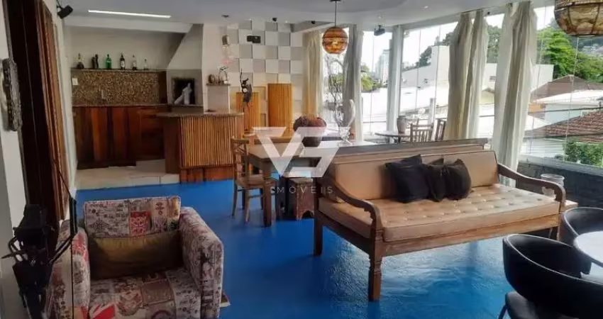 Casa venda centro de florianópolis  4 dormitórios sendo 3 suítes