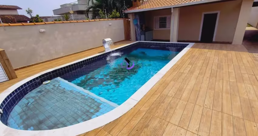 Casa lado praia com piscina em itanhaem com terreno espaçoso