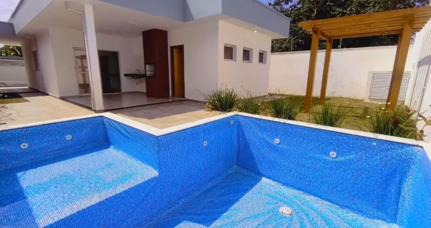 Casa a 150m da praia com piscina e área gourmet – conforto e lazer em um só lugar!