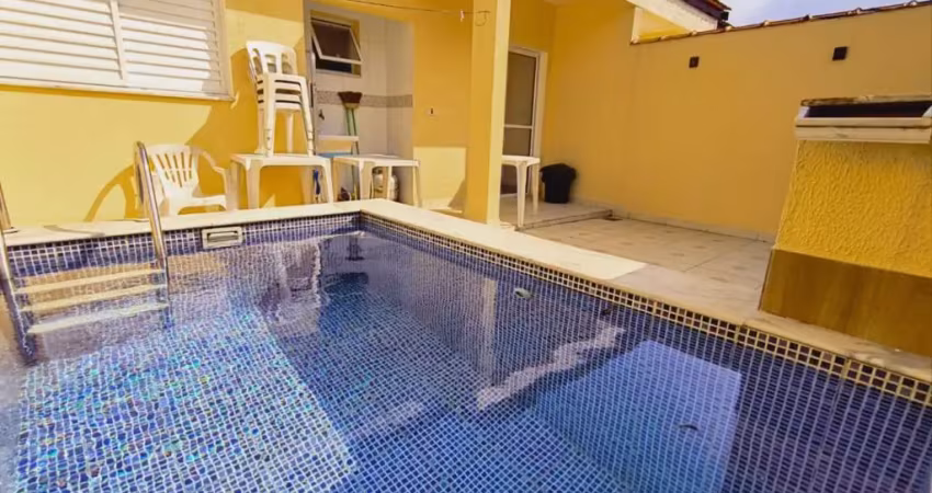 Casa mobiliada com piscina e área gourmet em condomínio seguro no santa júlia itanhaém