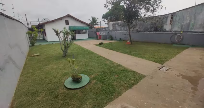 Casa ampla e aconchegante no cibratel 2, itanhaém – quintal generoso, 5 vagas e localização privilegiada perto de tudo!