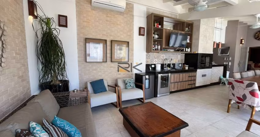 Cobertura Praia Grande em Ubatuba-SP com 3 suítes,varanda gourmet com churrasqueira e jacuzzi,3 vagas de garagem