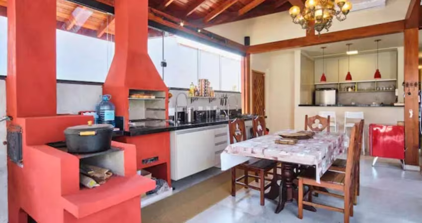 Casa à venda no bairro do Itaguá com 3 dormitórios