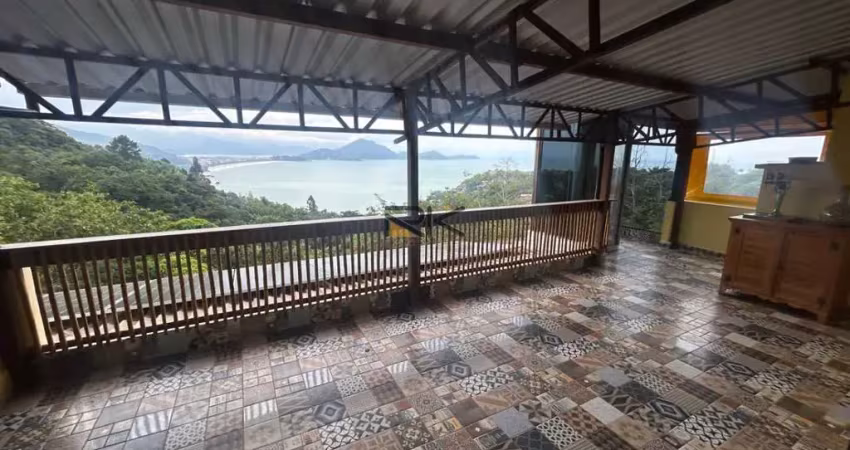 Casa em condominio com 5 dormitórios,4 vagas de garagem,varanda gourmet com churrasqueira e piscina com vista para o mar
