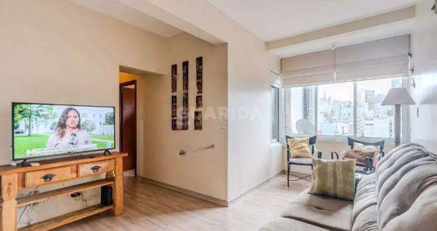 Apartamento mobiliado com 2 dormitórios, em andar alto, no Centro Histórico de Porto Alegre/RS