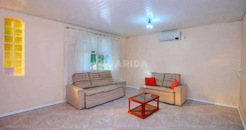Casa Residencial/Sobrado para aluguel, 3 quartos, 1 suíte, 2 vagas, Parque Santa Fé - Porto Alegre/RS