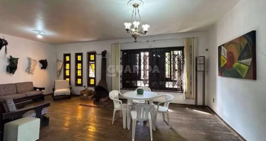 Casa Residencial/Sobrado para aluguel, 3 quartos, 1 suíte, 2 vagas, Cavalhada - Porto Alegre/RS