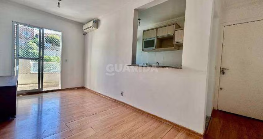 Apartamento com 3 dormitórios, sendo 1 suíte, para alugar no bairro Teresópolis.