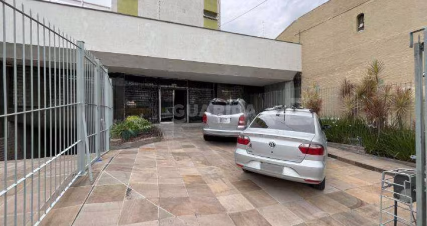 Loja Comercial ampla com 11 vagas de garagem, no bairro Partenon