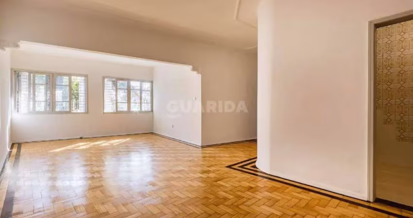 Apartamento de 3 dormitórios no bairro Petrópolis.