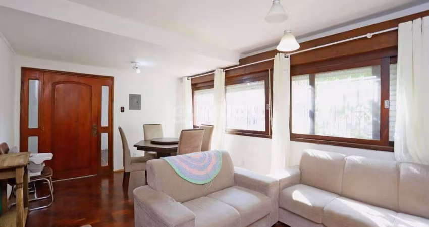Casa com piscina, ampla e muito bem localizada no bairro partenon para alugar!
