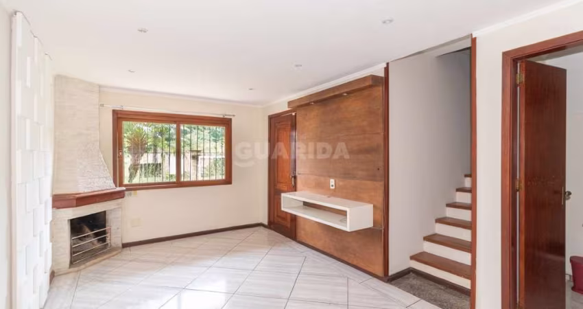 Casa Residencial com 3 dormitórios, sendo 1 suíte, no bairro Hípica